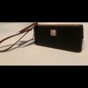 Dooney & Bourne Tatum Pebble Wristlet